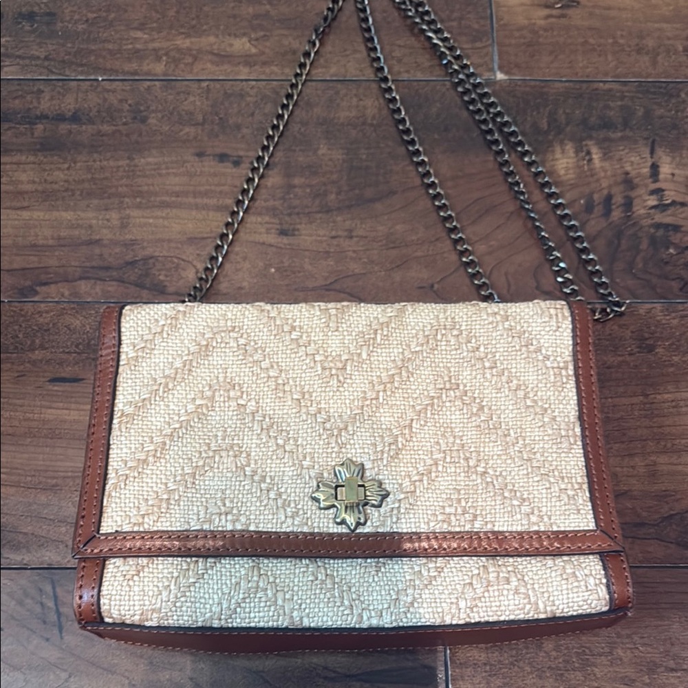 Patricia Nash. Elegant Cream and Brown Chain Strap Bag